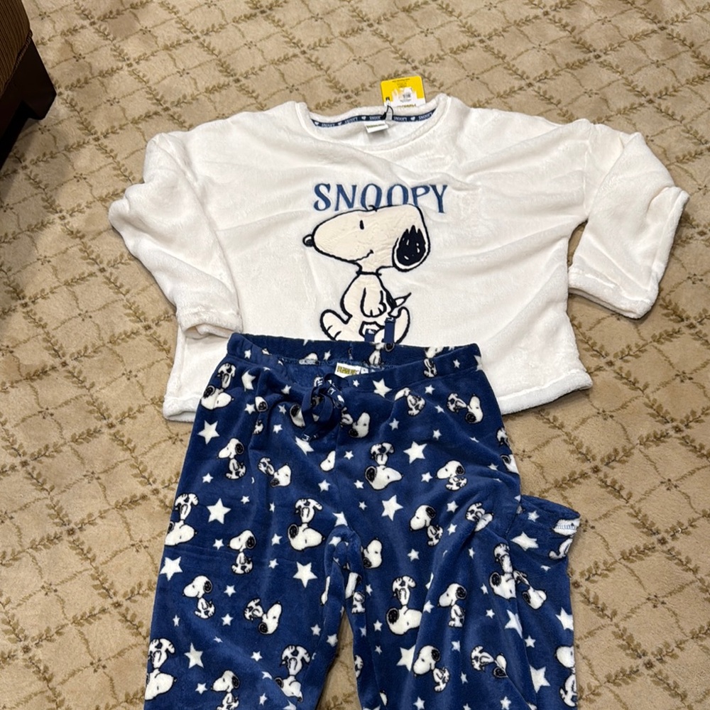 Peanuts White and Blue Pajama Set for Cozy Nights